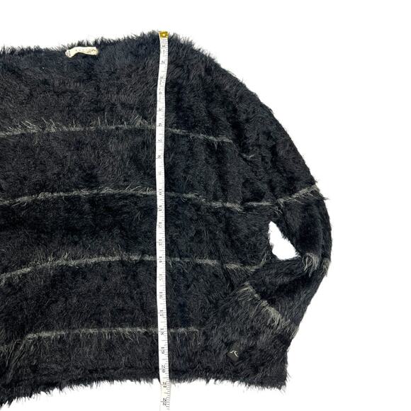 Rusty Eyelash Sweater Black Striped Fuzzy Knit Crew Neck Cropped Women's 10 - Picture 7 of 11